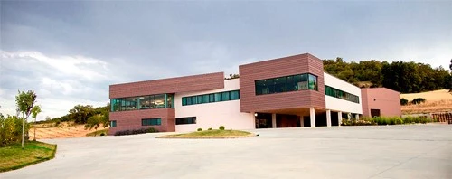 Bodegas TRASLASCUESTAS, (Valcavado de Roa, Burgos)